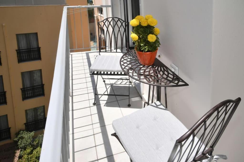 Modern In Ipitou, Plaka Apartment *