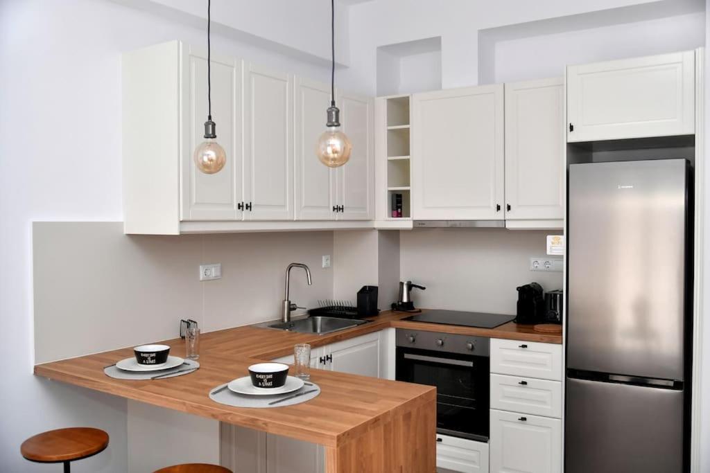 Modern In Ipitou, Plaka Apartment *